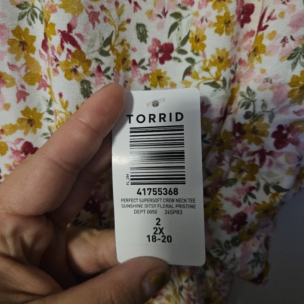 Torrid Floral Super Soft Tee - Picture 5 of 6